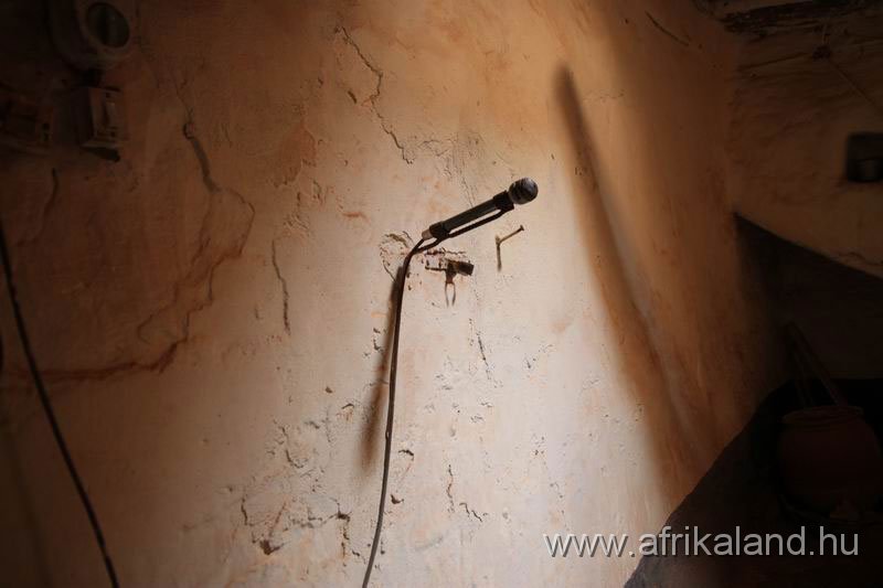 2011Burkina_0023.jpg - AZ imám ma már erősítővel ébreszt hajnali ötkor