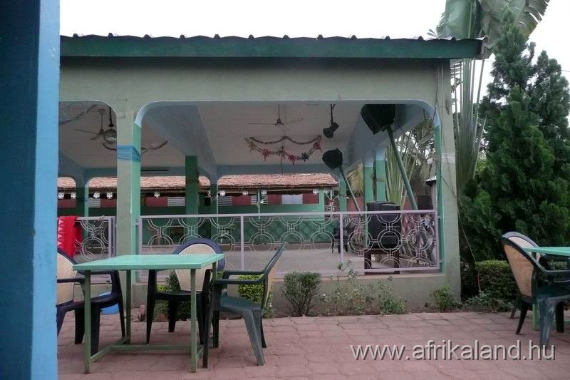 2011Burkina_0203.jpg - Szocreál diszkó