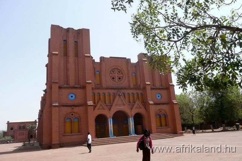 2011Burkina_0400.jpg - Ougadougou katedrálisa