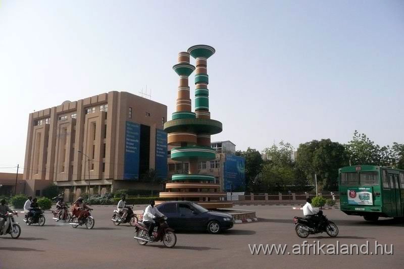 2011Burkina_0406.jpg - A filmkészítők tere, Ougadougou